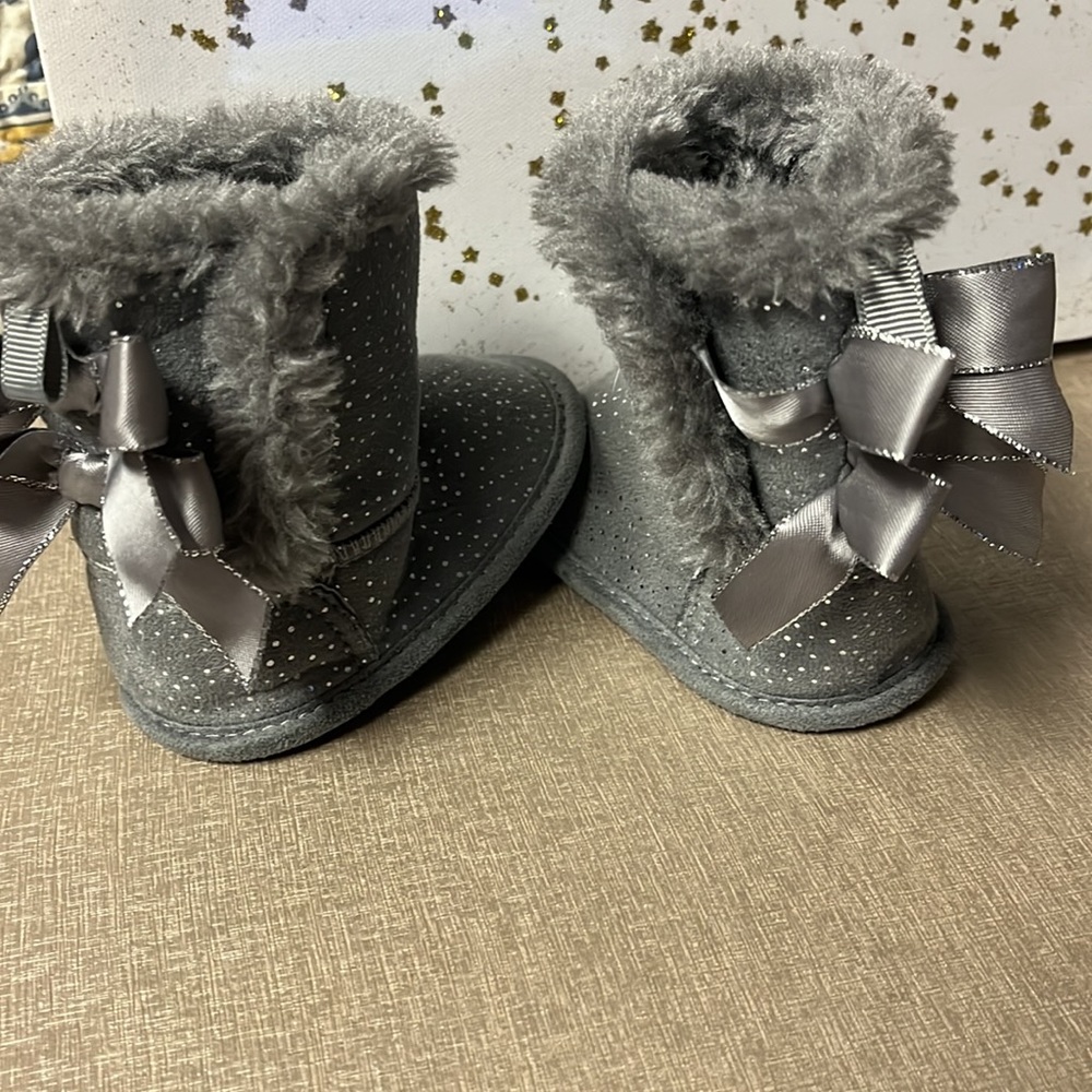 Baby Koala Grey Sparkle Bows Lined Booties Boots Size 2